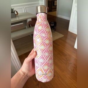 25 Ounce Swell Reusable Water Bottle